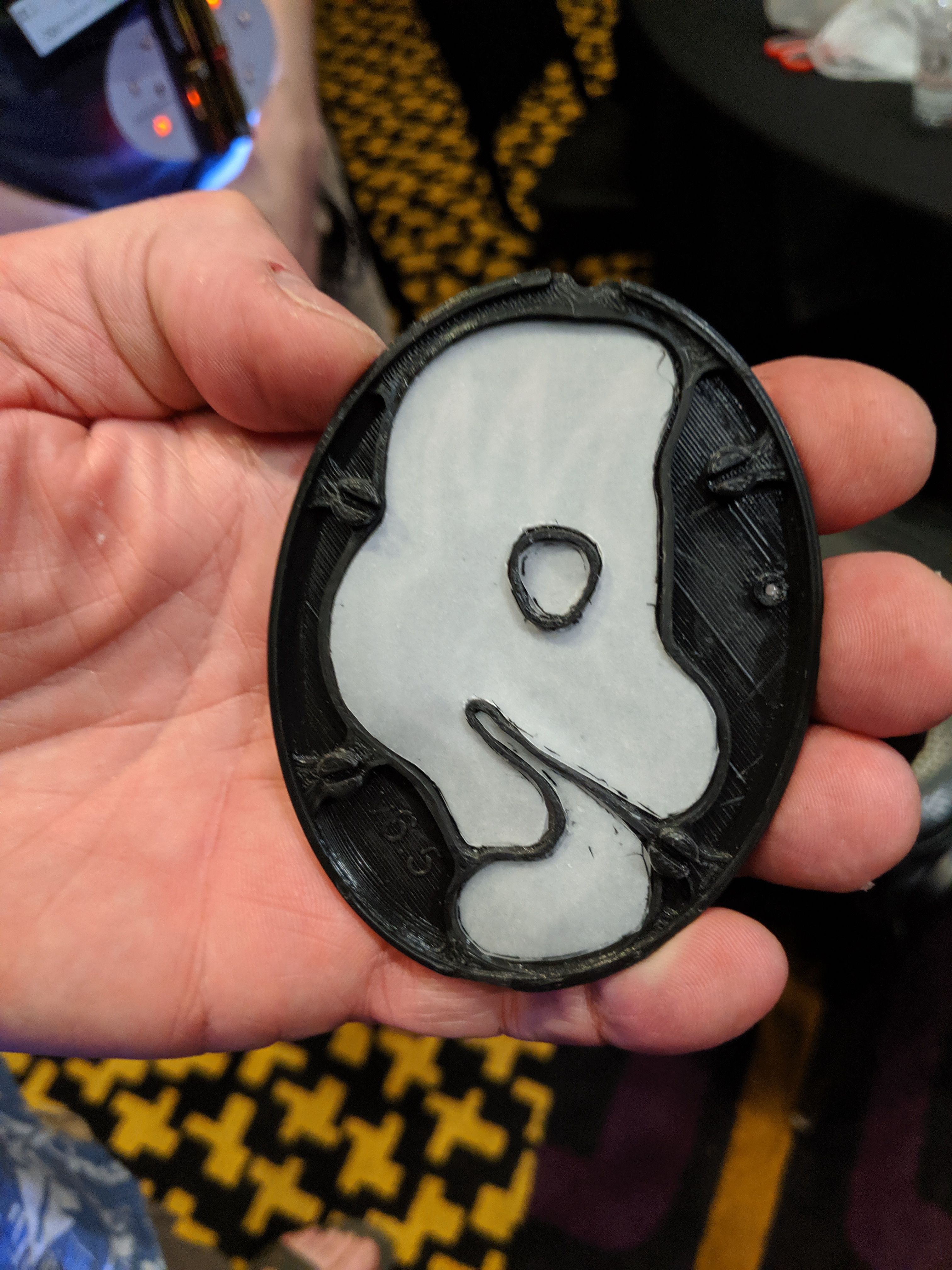 White noodle bar badge - hot glue diffuser