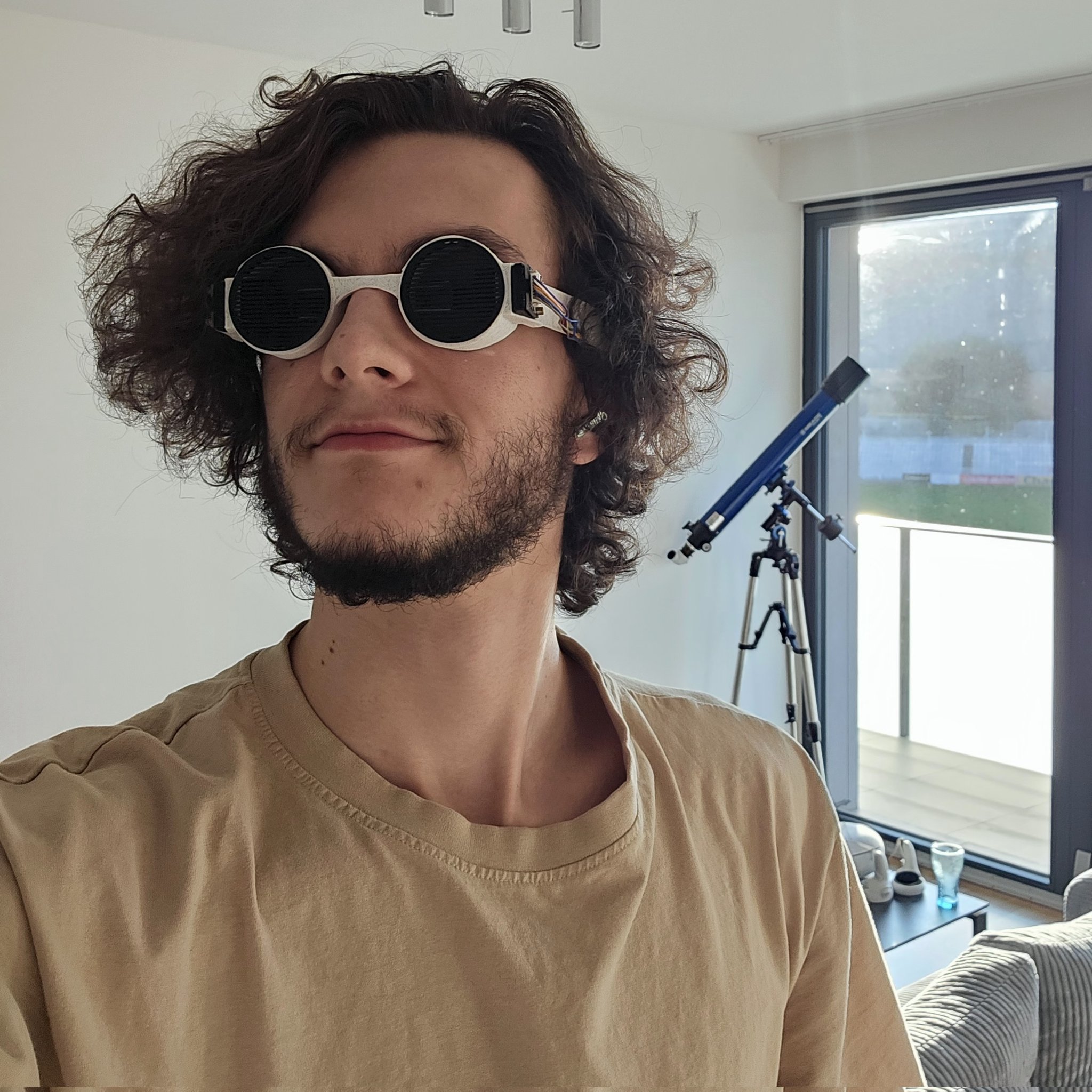 [miko_tarik] wearing diy AR goggles