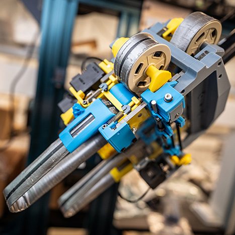 An image of the GRIP-tape robot described in the article, showing the tape-loop fingers.