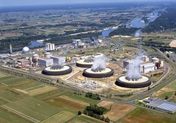 The French Chinon nuclear power plant with its low-profile, forced-draft cooling towers. (Credit: EDF/Marc Mourceau)