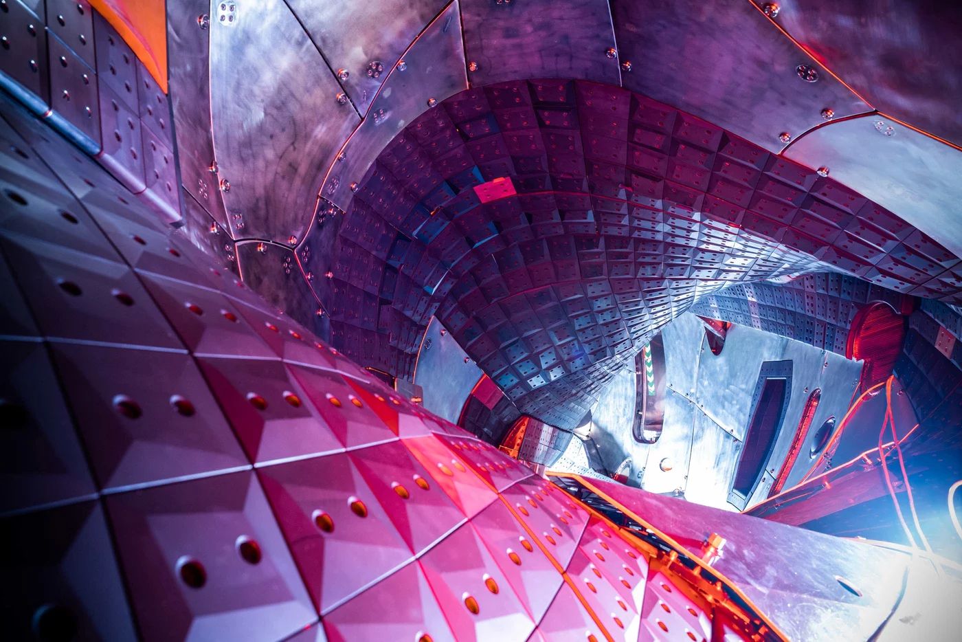 View inside the vacuum vessel of Wendelstein 7-X in Greifswald, Germany. (Credit: Jan Hosan, MPI for Plasma Physics)
