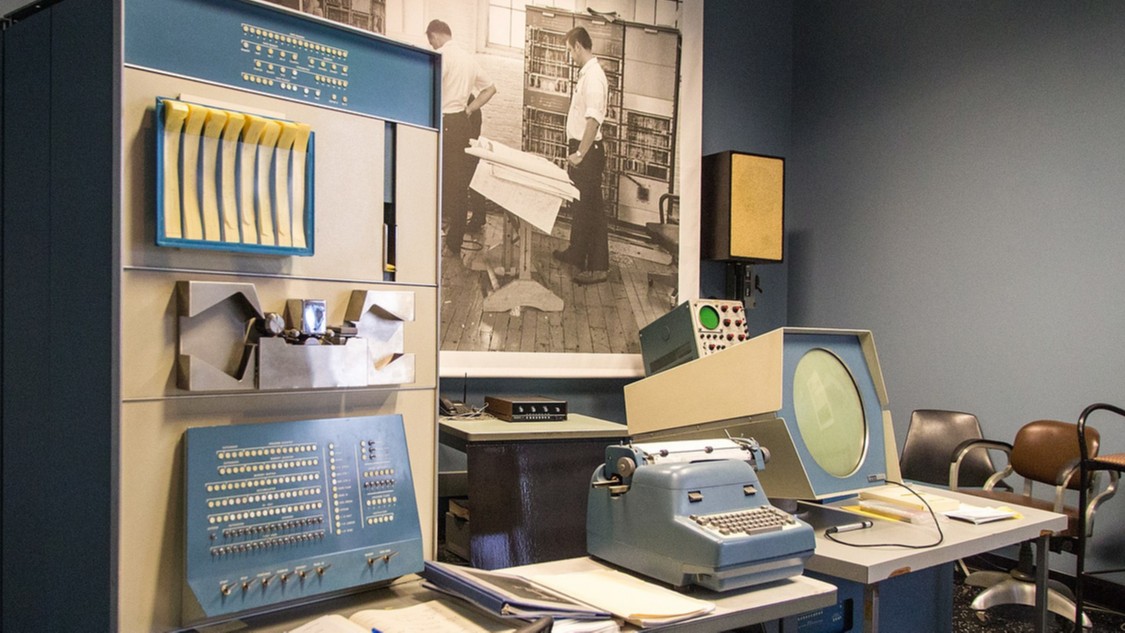 A photo of the PDP-1 replica.