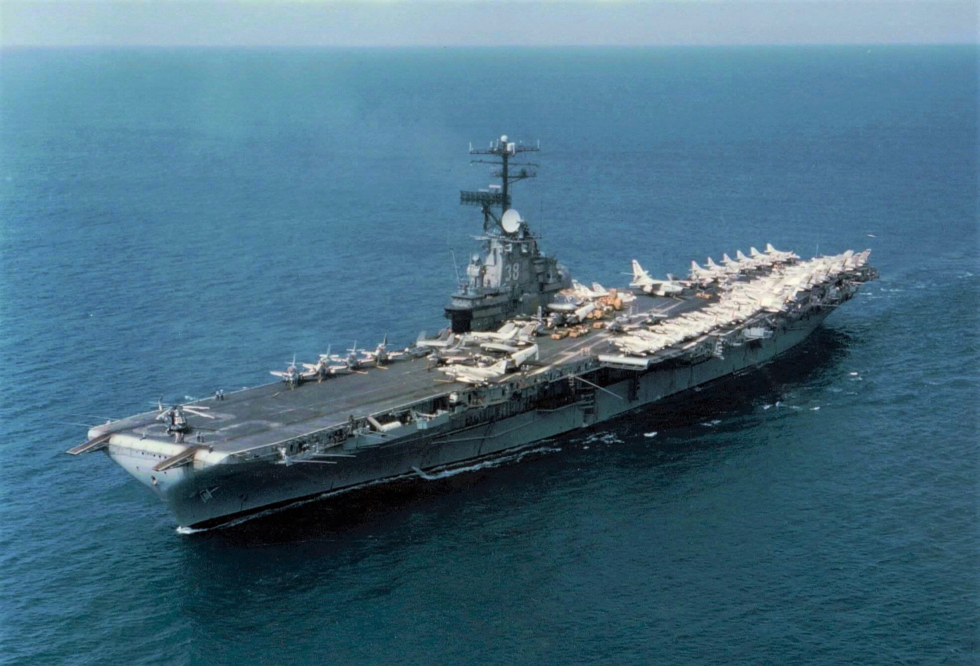 The USS Shangri-La underway in 1970. (Credit: US Navy)
