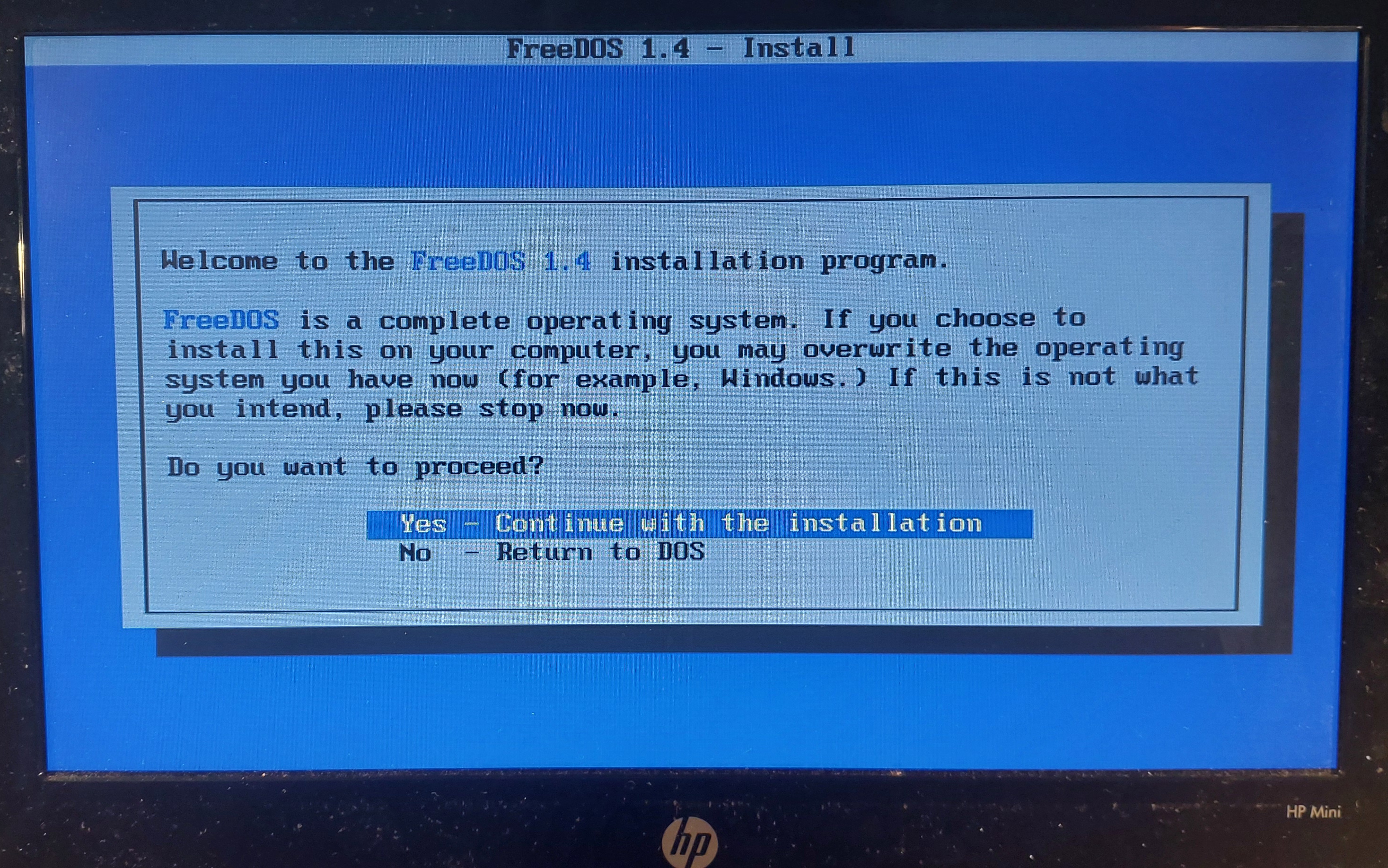 The FreeDOS installation screen
