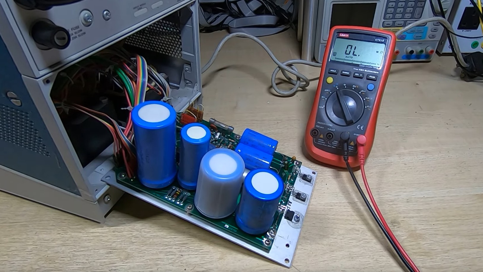 Looking in the back of the Tektronix 577