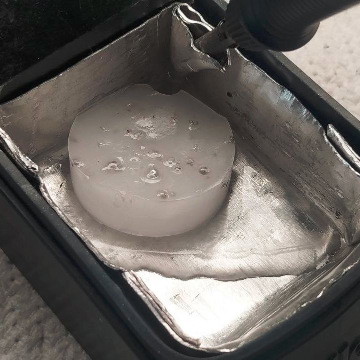 Resetting the paraffin trap. (Credit: MisterHW)